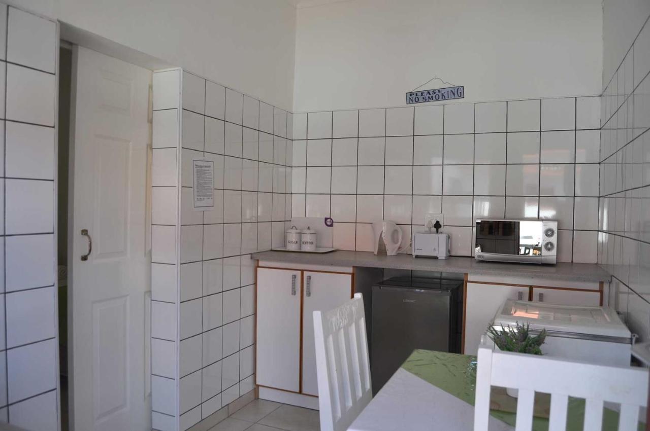 Lüderitz Timo'S Guesthouse Accommodation מראה חיצוני תמונה