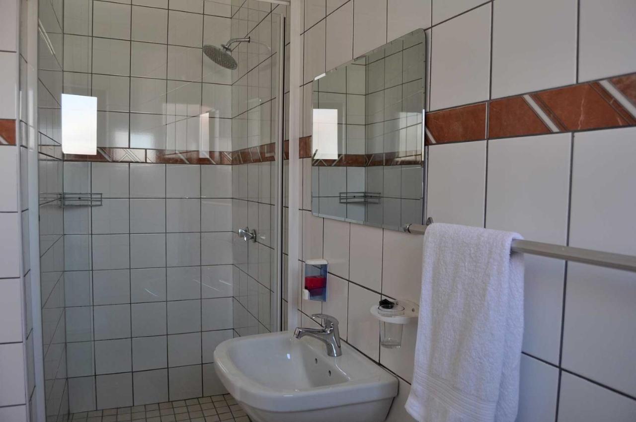 Lüderitz Timo'S Guesthouse Accommodation מראה חיצוני תמונה