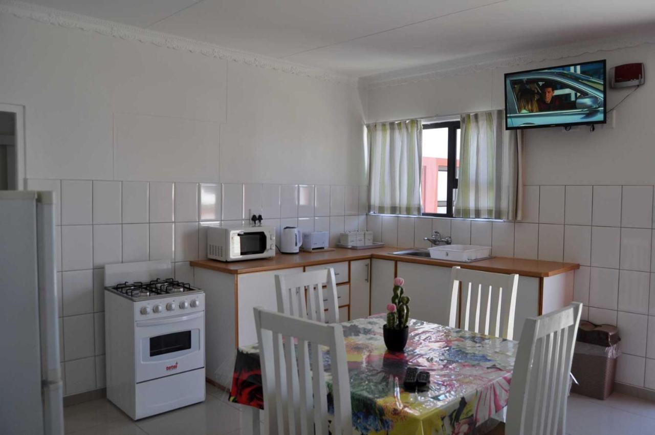 Lüderitz Timo'S Guesthouse Accommodation מראה חיצוני תמונה