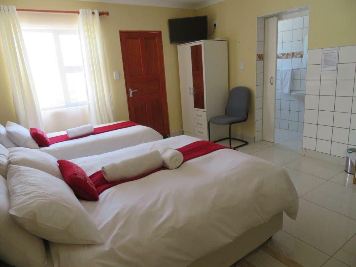 Lüderitz Timo'S Guesthouse Accommodation מראה חיצוני תמונה