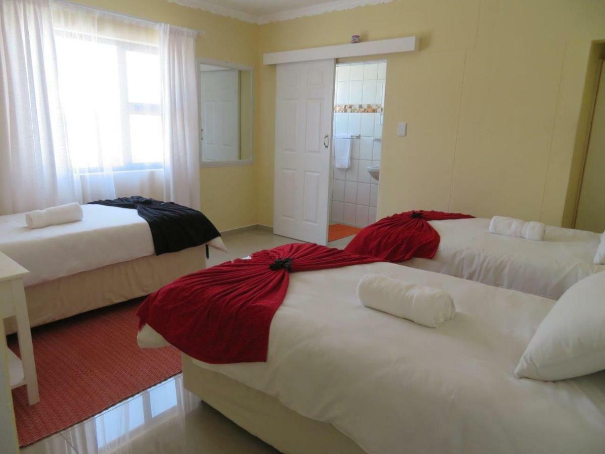 Lüderitz Timo'S Guesthouse Accommodation מראה חיצוני תמונה